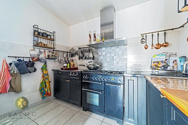 Maison
                                                                                                                                                                                                                                                                                                                        5 pièce(s)                                                                                                                                                                                                          4 chambre(s)                                                                                                                                                                                                          136  m²