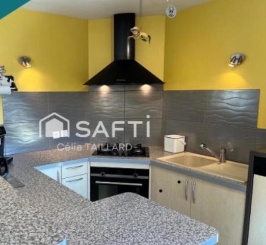 Magnifique maison très lumineuse avec 3 grands chambres, double garage un beau jardin 339.000€