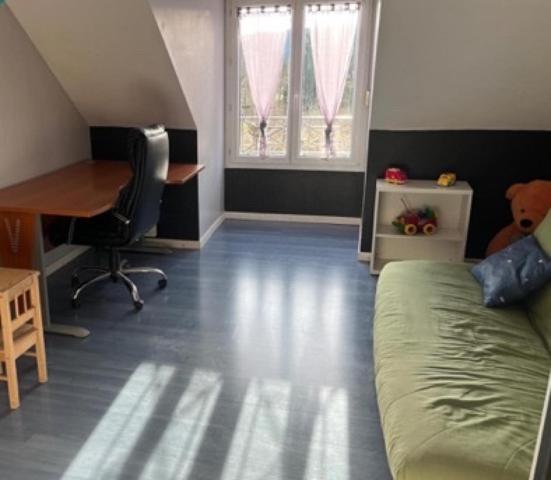 Magnifique maison très lumineuse avec 3 grands chambres, double garage un beau jardin 339.000€