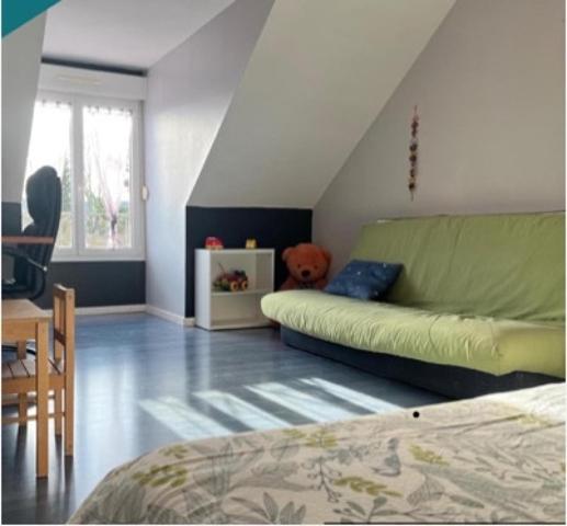 Magnifique maison très lumineuse avec 3 grands chambres, double garage un beau jardin 339.000€