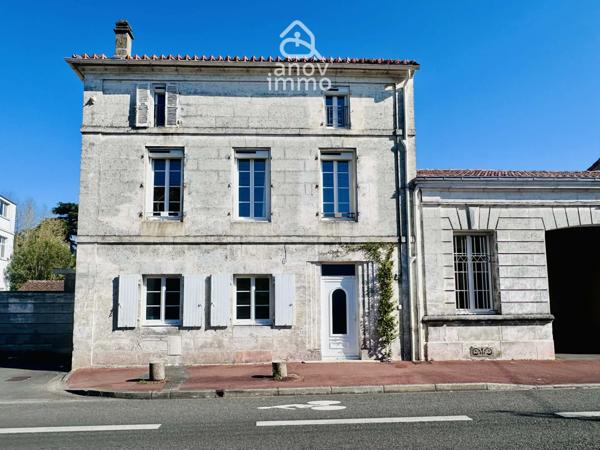 Maison
                                                                                                                                                                                                                                                                                                                        10 pièce(s)                                                                                                                                                                                                          5 chambre(s)                                                                                                                                                                                                          260  m²