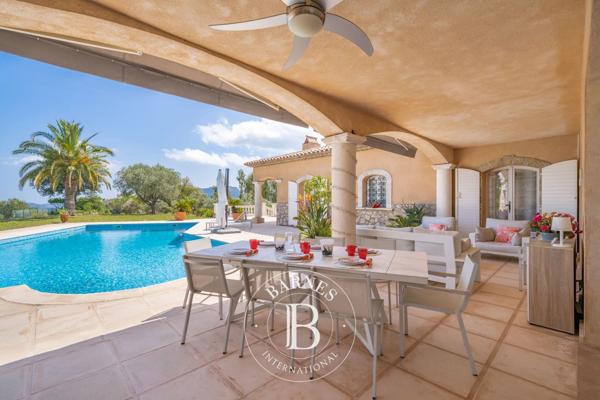 Mandelieu-la-Napoule, Villa 5 Chambres -  304 m² à vendre