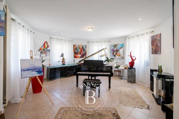 Mandelieu-la-Napoule, Villa 5 Chambres -  304 m² à vendre