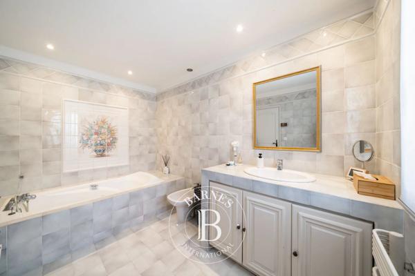 Mandelieu-la-Napoule, Villa 5 Chambres -  304 m² à vendre