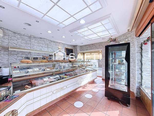 Boulangerie pâtisserie rentable - 135 m2, bon CA à COMBS LA VILLE