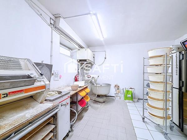 Boulangerie pâtisserie rentable - 135 m2, bon CA à COMBS LA VILLE