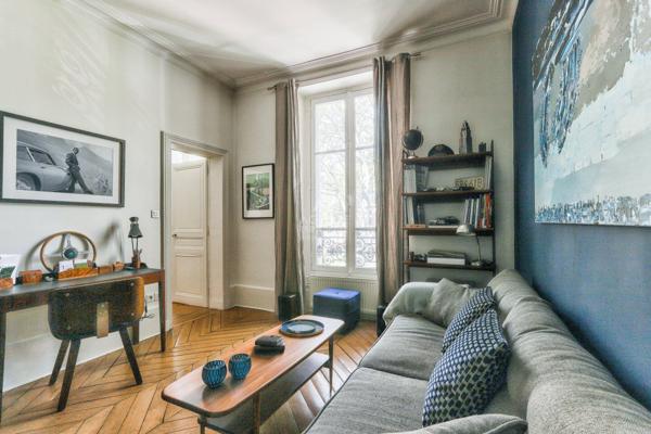 Versailles Notre-Dame Appartement 4 pièces 104 m² situé au 2eme étage avec cave €965 000 ** - Référence 25894