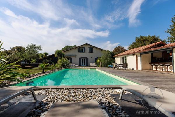 Vente Propriété 9 pièces 210 m2 à Sanguinet