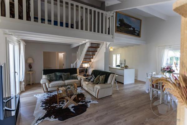 Vente Propriété 9 pièces 210 m2 à Sanguinet