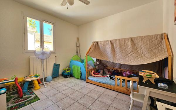 Appartement à vendre    3 pièces • 74 m2 Eyguières