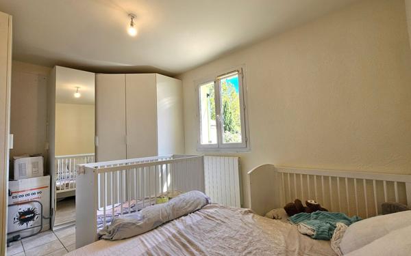 Appartement à vendre    3 pièces • 74 m2 Eyguières