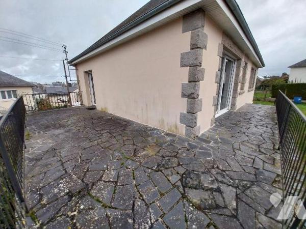 Maison à Vendre à Vitré (35500) en Ille-et-Vilaine (35)

Dans un quartier plaisant et calme, ...