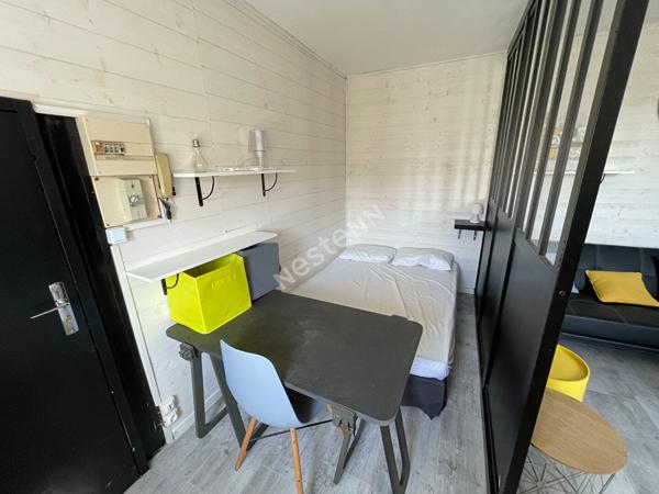 A LOUER AGRÉABLE APPARTEMENT MEUBLÉ POITIERS QUARTIER MUSÉE SAINTE CROIX