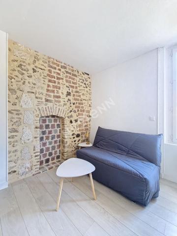 Studio Meublé 17m² - Hyper Centre Poitiers - Quartier Dynamique - Gare et Bus à Pied - Idéal Étudiant ou Jeune Actif