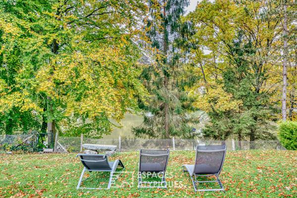 Maison de plain-pied vue sur lac