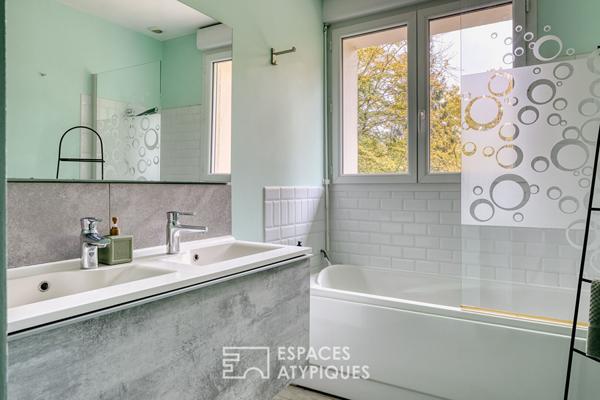 Maison de plain-pied vue sur lac