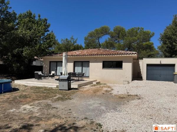 Villa T4 de 2019 avec terrasse et garage.