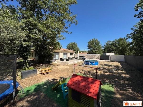 Villa T4 de 2019 avec terrasse et garage.