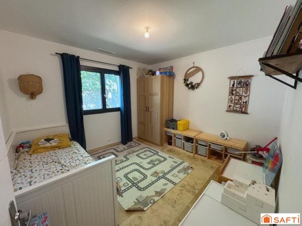 Villa T4 de 2019 avec terrasse et garage.