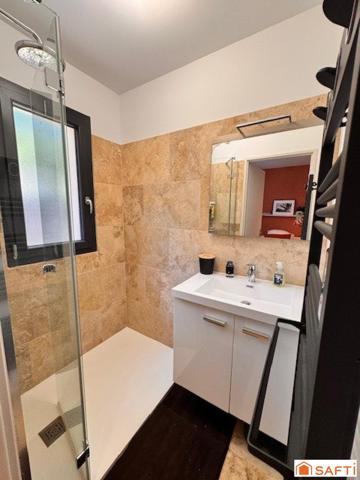 Villa T4 de 2019 avec terrasse et garage.