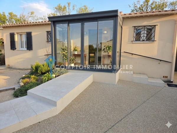 Villa
                                                                                                                                                                                                                                                                                                                        4 pièce(s)                                                                                                                                                                                                          3 chambre(s)                                                                                                                                                                                                          90  m²