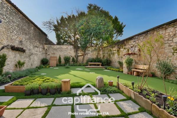 Maison à vendre 4 pièces SAINT JEAN D'ANGELY (17) avec jardin et garage