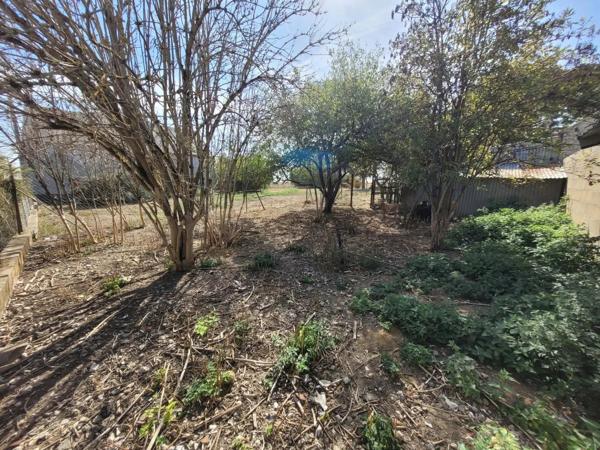 Vente                                                      Terrain
                        
                                         350 m2                     à Janville-en-Beauce