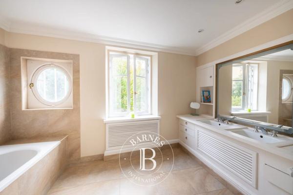 Louveciennes, Maison 8 Chambres -  480 m² à vendre