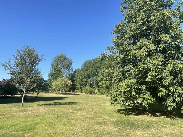 Belle propriété de caractère de 195m² avec dépendances et parc arboré