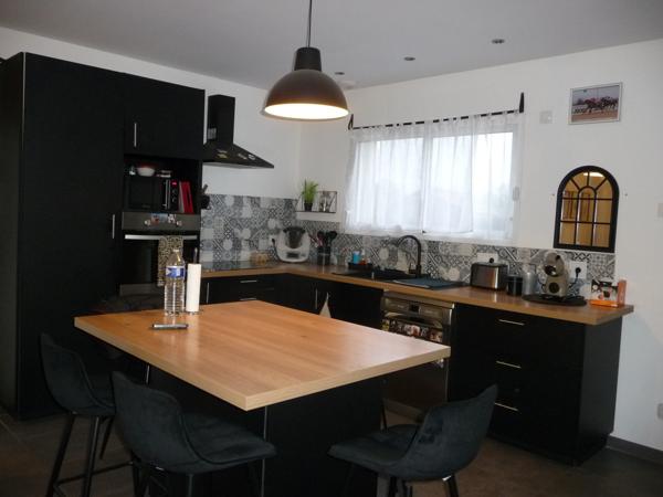 VALEILLE EN EXCLUSIVITE MAISON PLAIN PIED CONSTRUCTION 2021 SUR 1900 M²  Valeille (42110)