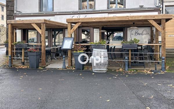 Immeuble à vendre    3 pièces •  Saint-Flour