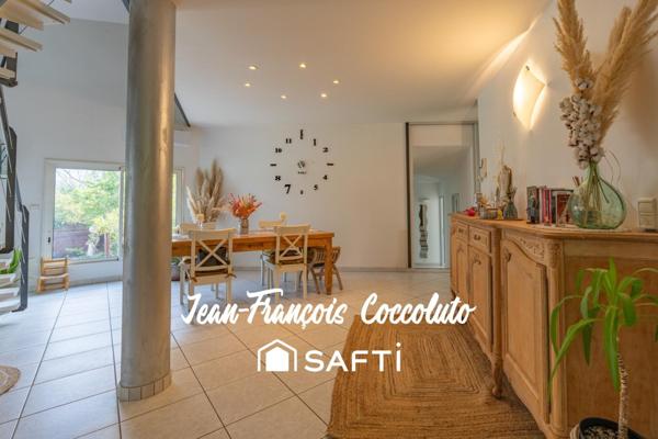 Maison familiale spacieuse avec piscine et jardin