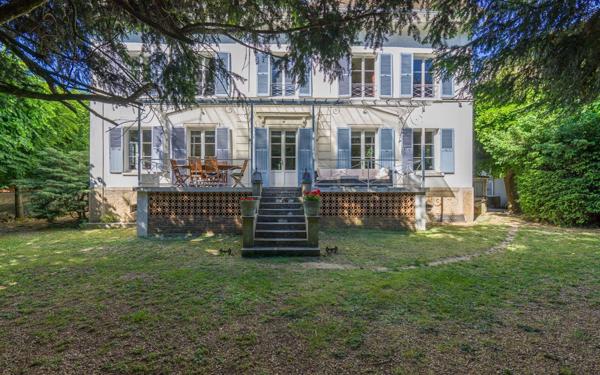 Maison à vendre    10 pièces • 333 m2 Mandres-les-Roses