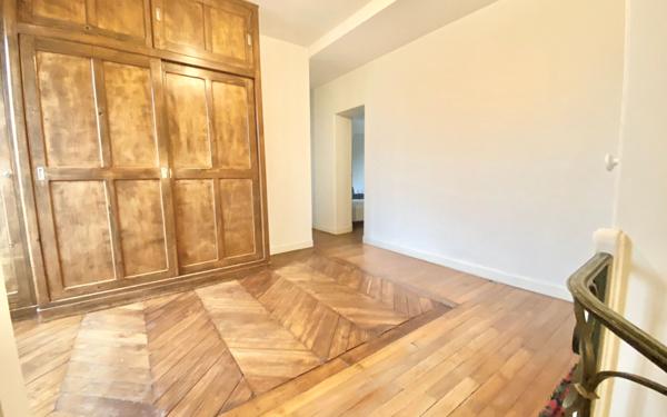 Maison à vendre    10 pièces • 333 m2 Mandres-les-Roses