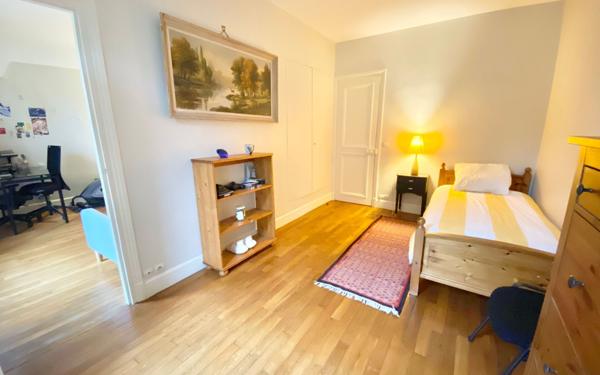 Maison à vendre    10 pièces • 333 m2 Mandres-les-Roses