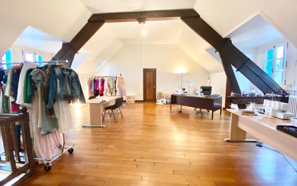 Maison à vendre    10 pièces • 333 m2 Mandres-les-Roses