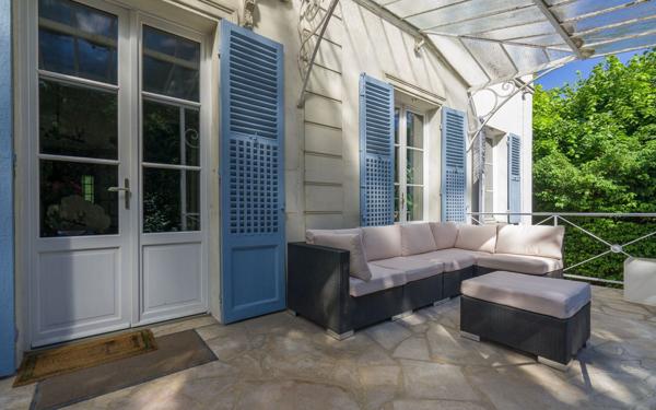 Maison à vendre    10 pièces • 333 m2 Mandres-les-Roses