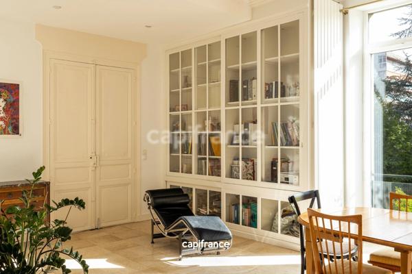 APPARTEMENT FAMILIAL D'EXCEPTION – ÉTAGE NOBLE – JARDIN À USAGE COLLECTIF