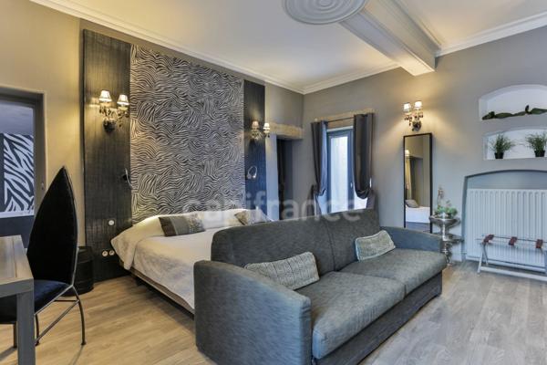 Exceptionnelle demeure de caractère du XVIIᵉ siècle entre Uzès et le Pont du Gard