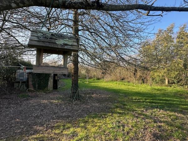 AUBIGNY-LES CLOUZEAUX, Longère 156 m², dépendance, 3569 m² terrain