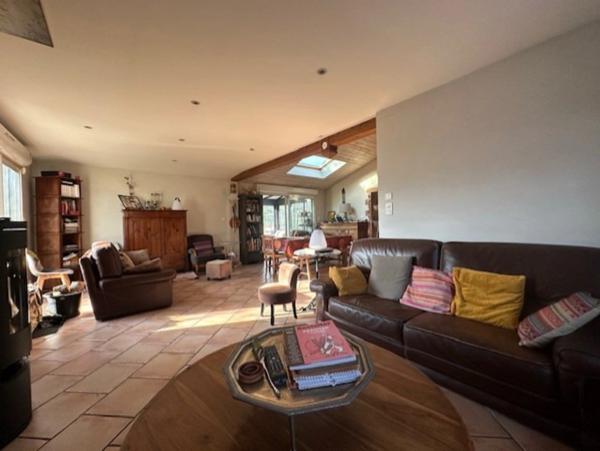 AUBIGNY-LES CLOUZEAUX, Longère 156 m², dépendance, 3569 m² terrain