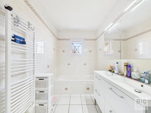 Artigues-près-Bordeaux – Maison – T4 – 120 m²