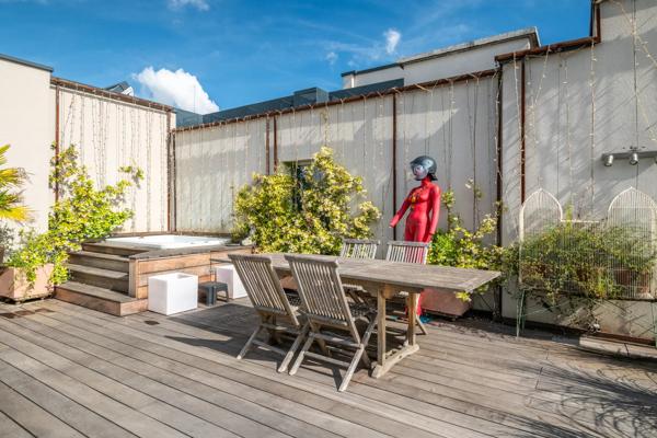 Lyon 7 - Jean Macé - Toit-terrasse de 58,87 m² - Terrasse de 110 m² environ - 1 Chambre - large box