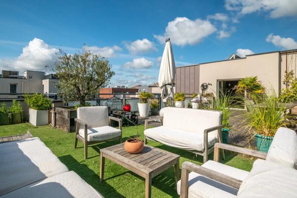 Lyon 7 - Jean Macé - Toit-terrasse de 58,87 m² - Terrasse de 110 m² environ - 1 Chambre - large box