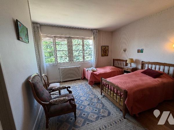 A ALENCON - Maison à usage d'habitation (139m²) avec garage indépendant sur un terrain de 1700m²