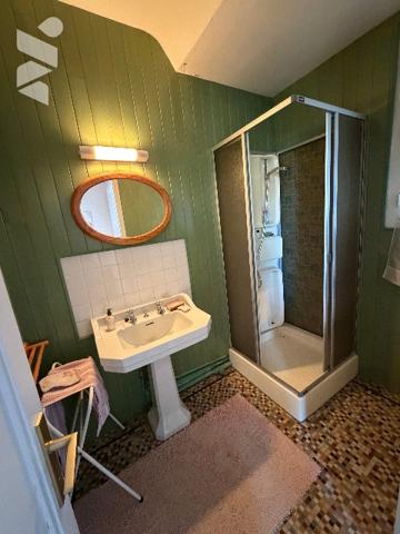 A ALENCON - Maison à usage d'habitation (139m²) avec garage indépendant sur un terrain de 1700m²