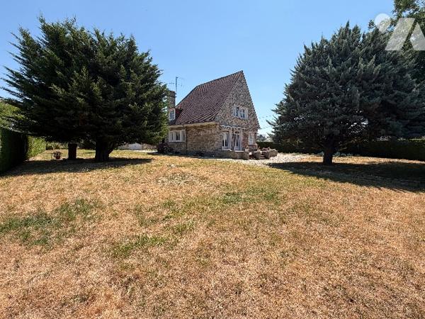 A ALENCON - Maison à usage d'habitation (139m²) avec garage indépendant sur un terrain de 1700m²