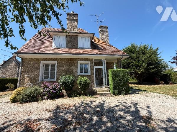 A ALENCON - Maison à usage d'habitation (139m²) avec garage indépendant sur un terrain de 1700m²