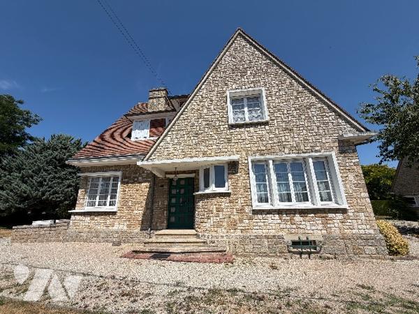 A ALENCON - Maison à usage d'habitation (139m²) avec garage indépendant sur un terrain de 1700m²