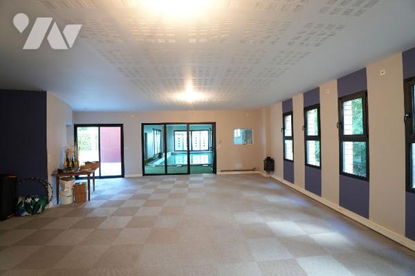 Maison d'architecte 6 chambres avec piscine couverte et espace détente